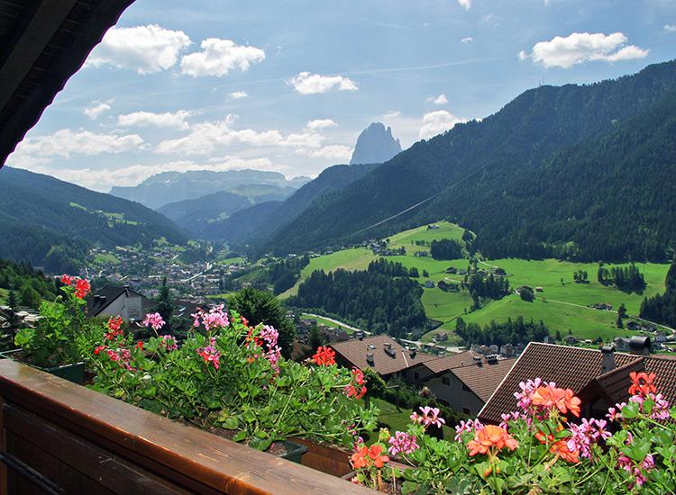 Balkon mit Dolomitenblick Balkon mit Dolomitenblick