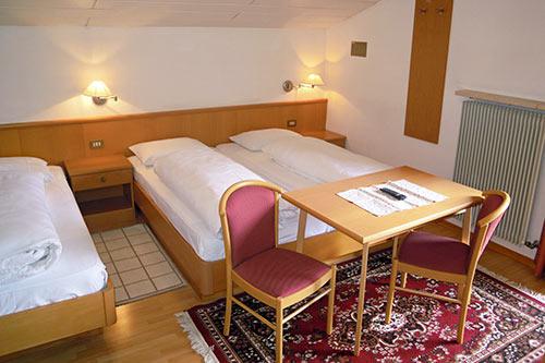 Dreibettzimmer - Ferienwohnung Dreibettzimmer - Ferienwohnung